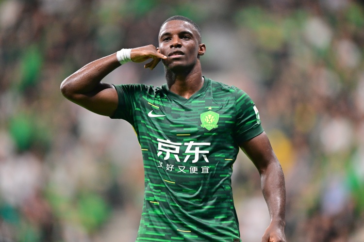 开云体育下载-助攻双响!法比奥赛后称赞王刚:刚哥永远是刚哥,他是我们的典范