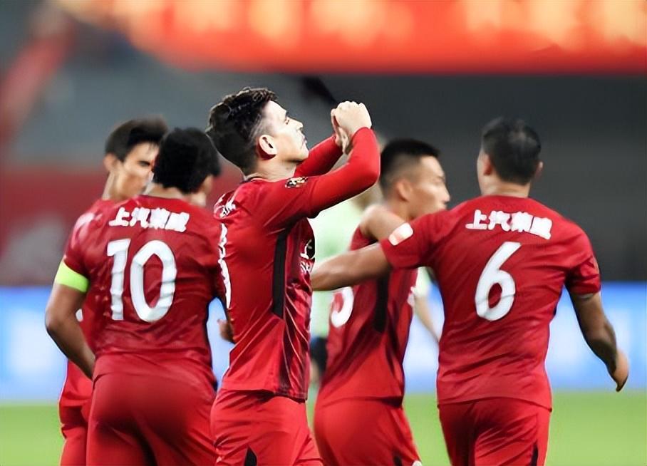 开云官网-上港后腰位置还有一张底牌！将在中超正式亮相挑大梁，值得期待